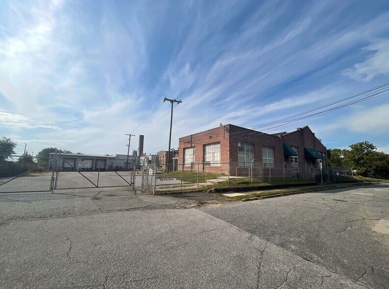 More Photos Of 206 Bruce St, Greensboro Warehouse For Lease