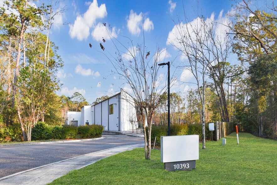 More Photos Of 10393 Fortune Pky, Jacksonville Office For Sale