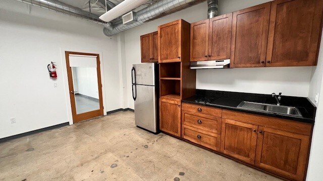 More Photos Of 3505 W Beverly Blvd, Montebello Office For Lease