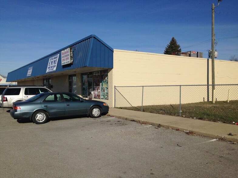 More Photos Of 3753-3765 N Post Rd, Indianapolis Freestanding For Sale