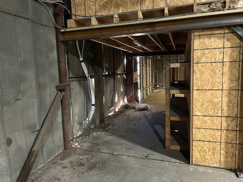 More Photos Of 3002 Arizona Ave, Norfolk Warehouse For Sale