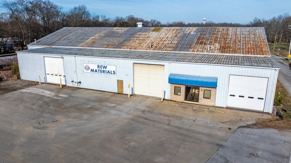 More Photos Of 240 E Park St, Guthrie Industrial For Lease