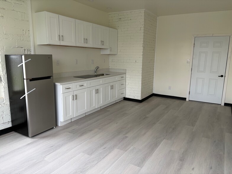 More Photos Of 30 E Philadelphia St, Detroit Apartments For Sale