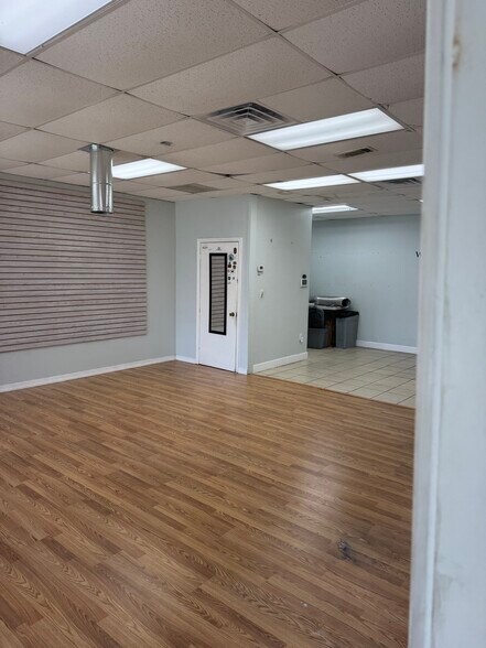 More Photos Of 2522 Capital Cir NE, Tallahassee General Retail For Sale
