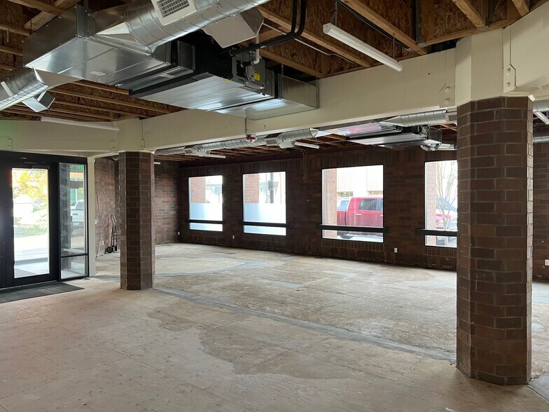 More Photos Of 300 Ellsworth St SW, Albany Bank For Lease