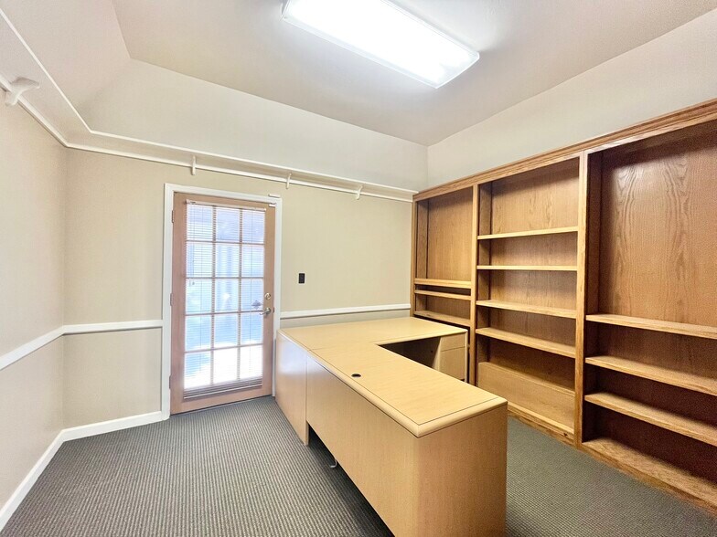 More Photos Of 8035 Madison Ave, Citrus Heights Medical For Sale