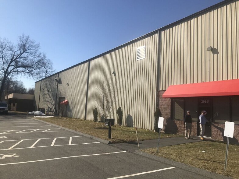 More Photos Of 299 Industrial Park Rd, Middletown Warehouse For Lease