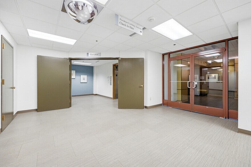 More Photos Of 500 NE Lilly Rd, Olympia Medical For Lease
