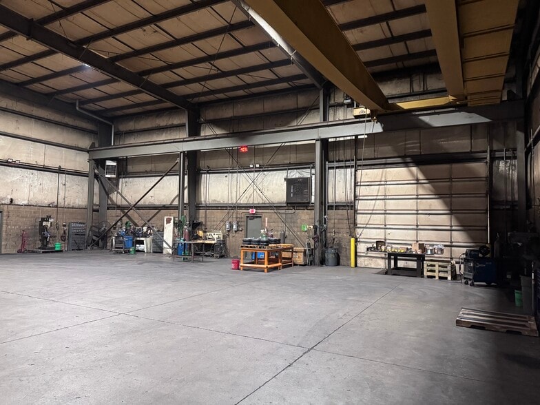 More Photos Of 3345 Fort Harrison Rd, Terre Haute Warehouse For Sale