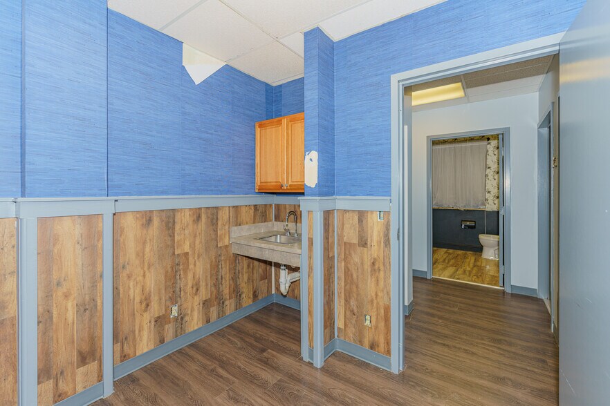 More Photos Of 961-963 State Route 146, Clifton Park Medical For Lease