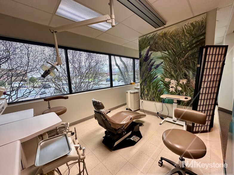 More Photos Of 985 Berkshire Blvd, Wyomissing Medical For Lease