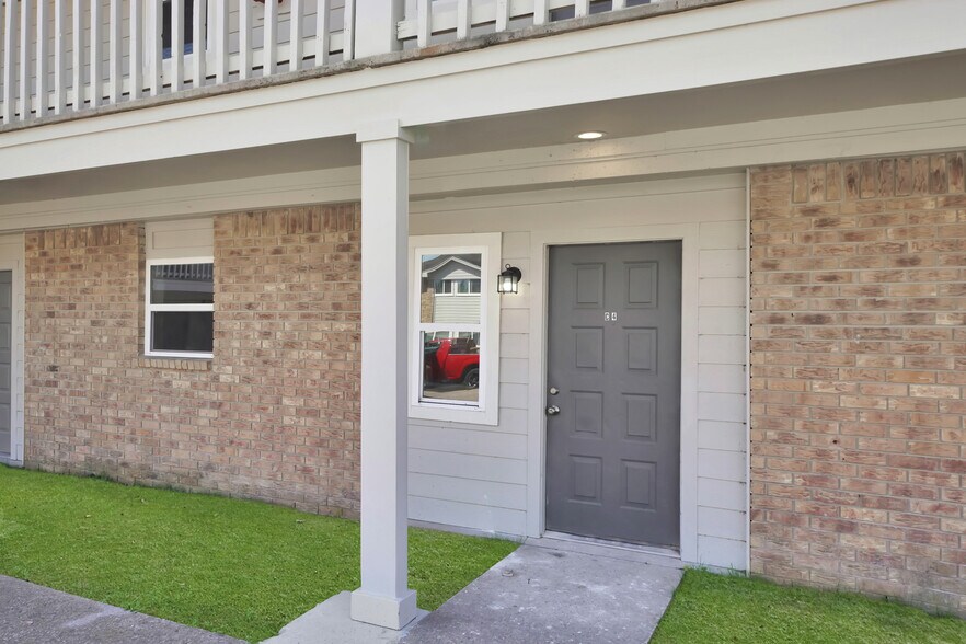More Photos Of 6205 Jackson Rd, Hitchcock Apartments For Sale