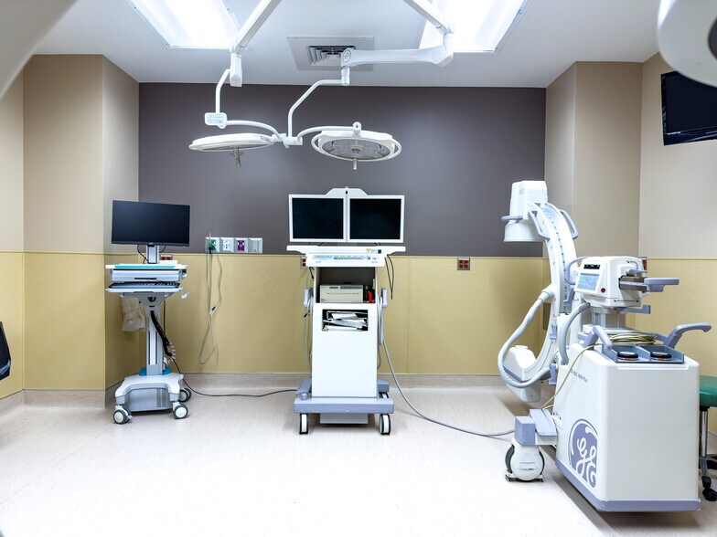 More Photos Of 2831 Lone Oak Rd, Paducah Medical For Sale