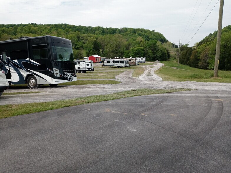 More Photos Of 3555 John Bragg Hwy, Woodbury Land For Lease