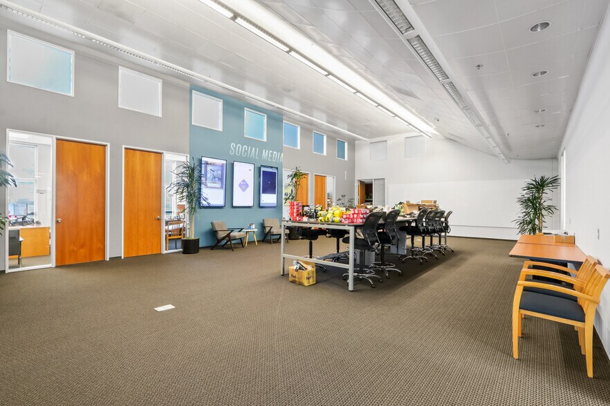 More Photos Of 50 Icon, Foothill Ranch Manufacturing For Lease