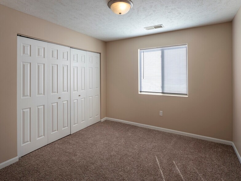 More Photos Of 904-908 Kasper St, Bellevue Multifamily For Sale