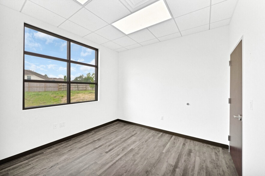 More Photos Of 12280 Broadway St, Pearland Office For Sale