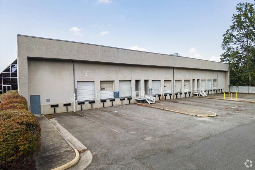 More Photos Of 7951 Angleton Ct, Lorton Warehouse For Sale