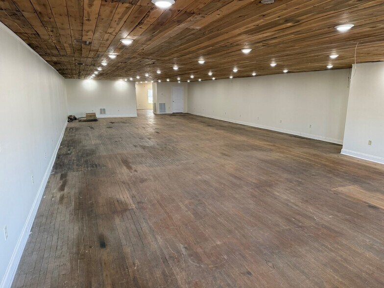 More Photos Of 221 W Main St, Woodbury General Retail For Sale