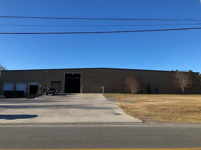 More Photos Of 309 Ash St, Cochran Industrial For Sale