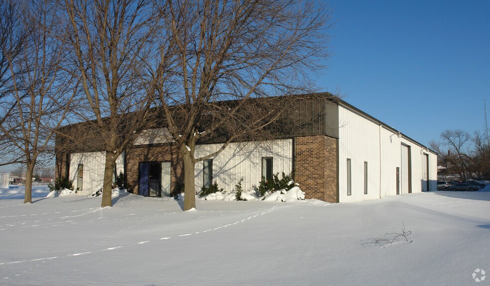 More Photos Of 2100 E Ovid Ave, Des Moines Service For Lease