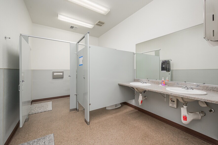 More Photos Of 1491 Palma Rd, Bullhead City Medical For Sale