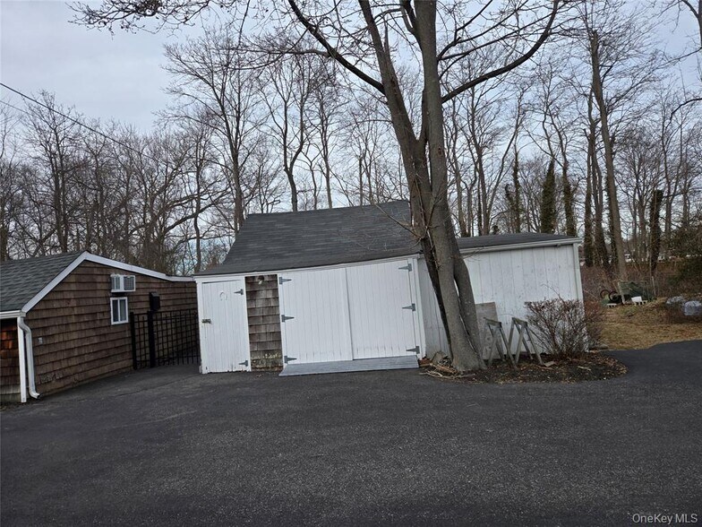 More Photos Of 247 Main St, Center Moriches Medical For Sale