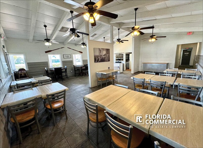 More Photos Of 300 SW Federal Hwy, Stuart Restaurant For Sale