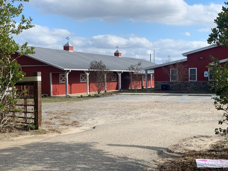 More Photos Of 421 Ermine Rd, West Columbia Warehouse For Sale