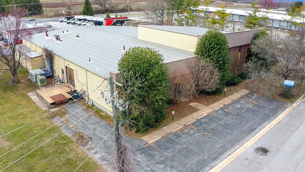 More Photos Of 200 Century Blvd, New Castle Warehouse For Sale