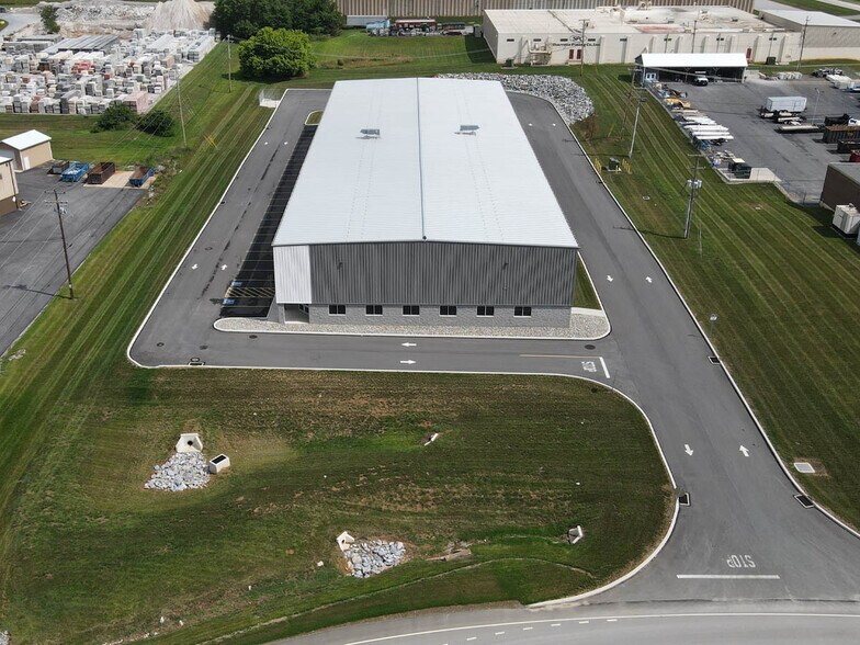 More Photos Of Busser Rd, York Warehouse For Lease