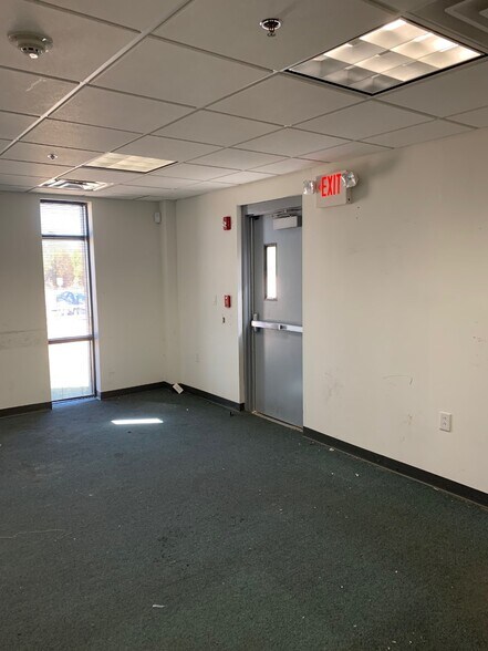 More Photos Of 200 W Parkway Dr, Egg Harbor Township Warehouse For Lease