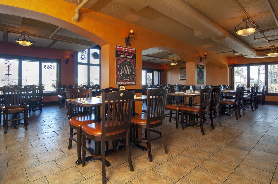 More Photos Of 1565 W 75th St, Woodridge Restaurant For Sale