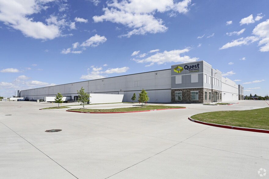More Photos Of 1720 S Jupiter Rd, Garland Manufacturing For Lease