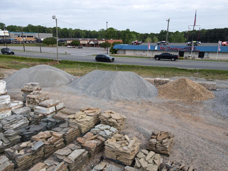 More Photos Of 1159 River Hwy, Mooresville Flex For Lease