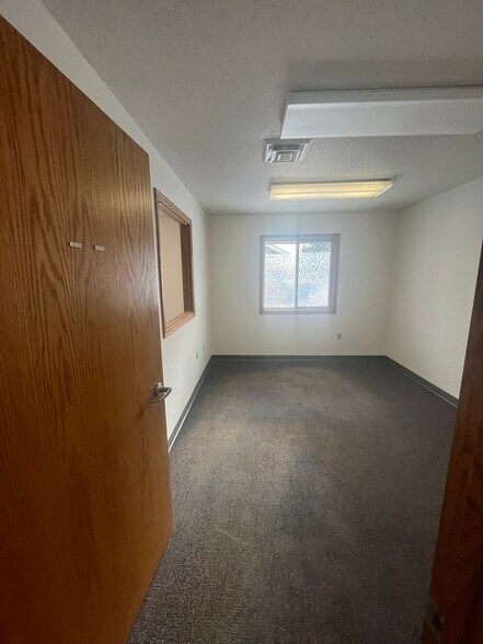 More Photos Of 1216 Mark Ave, Tomah Office For Lease