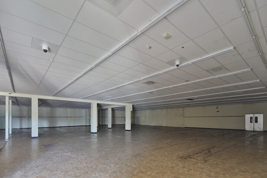 More Photos Of 7300 S Western Ave, Los Angeles Freestanding For Lease