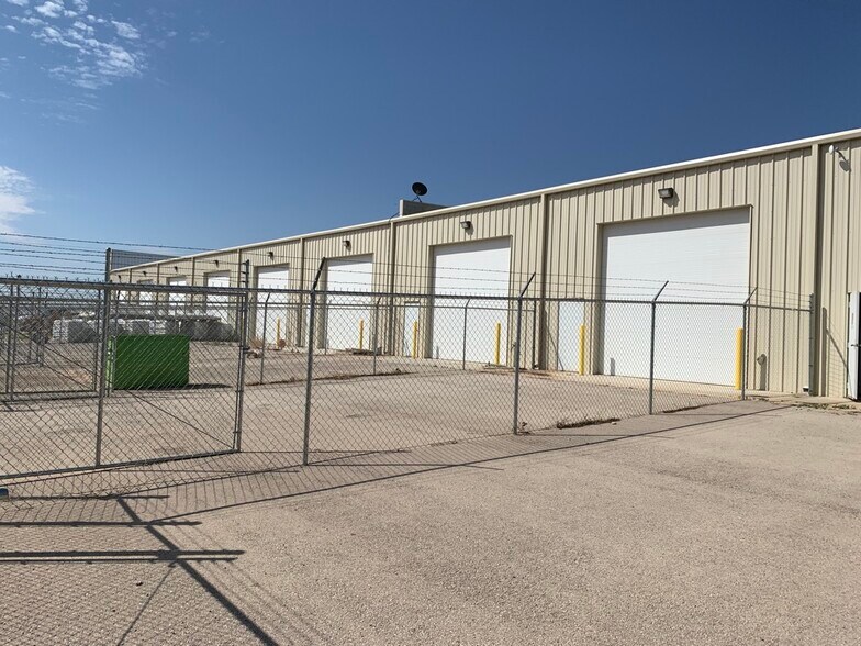 More Photos Of 3107 Antelope Trail, Midland Light Distribution For Lease