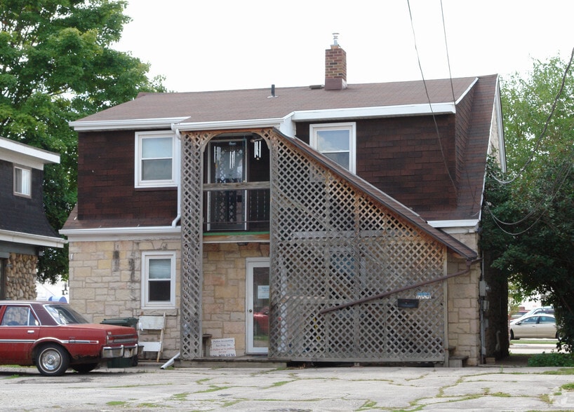 More Photos Of 119 S Wisconsin St, De Pere Office For Lease