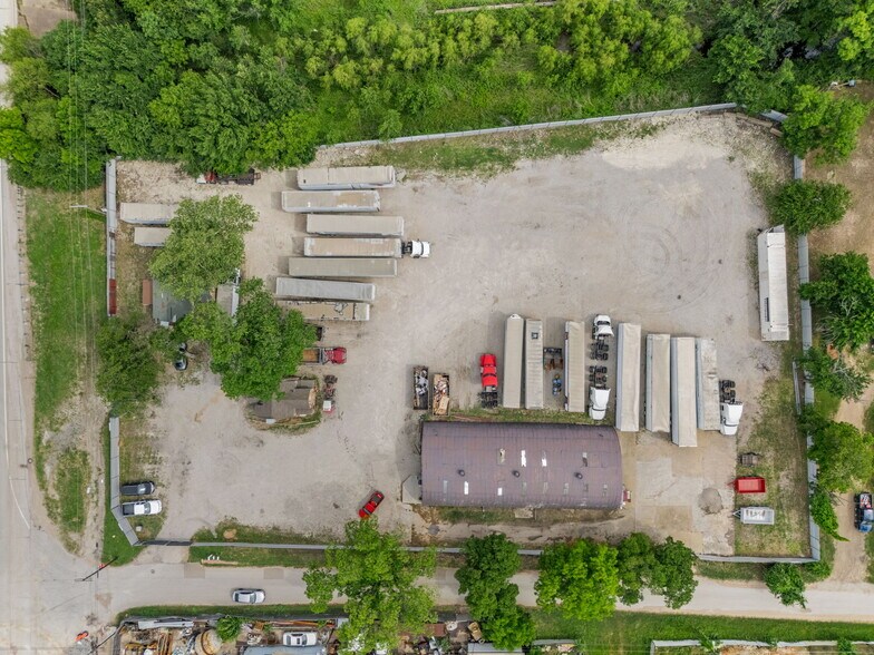 More Photos Of 9505 S Central Expy, Dallas Warehouse For Sale