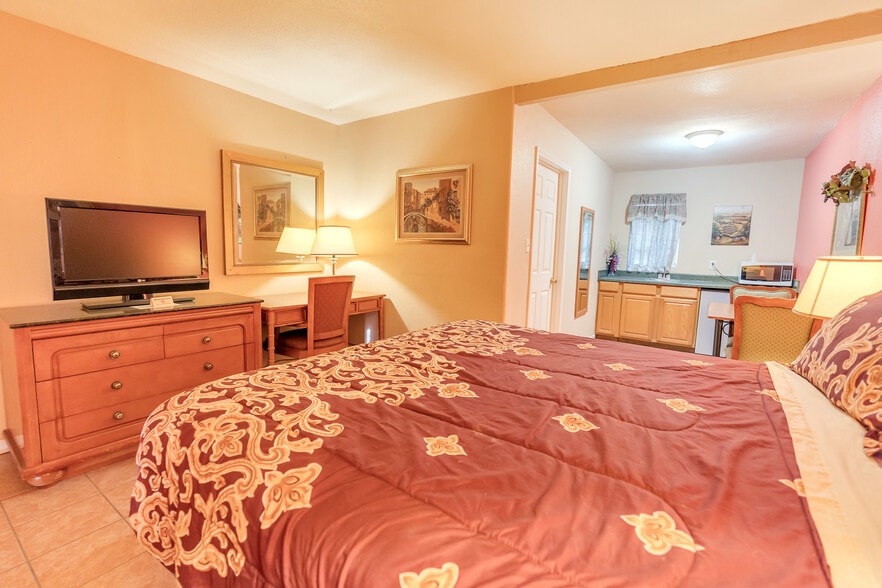 More Photos Of 2509 E Pacheco Blvd, Los Banos Hotel For Sale