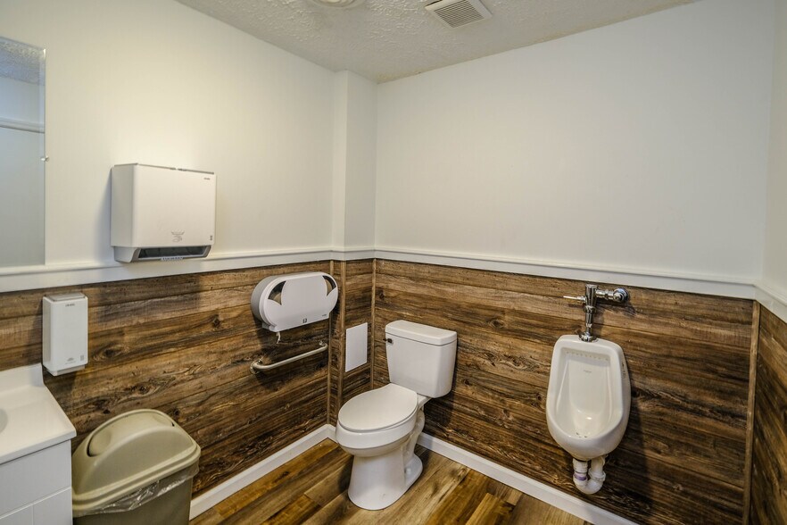 More Photos Of 865 John Marshall Hwy, Front Royal Restaurant For Sale