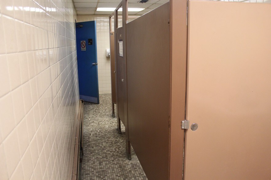 More Photos Of 700 Nepperhan Ave, Yonkers Warehouse For Sale