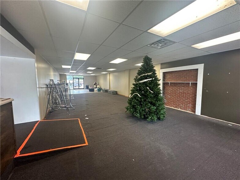 More Photos Of 113 E Windsor St, Westminster Storefront Retail Office For Sale