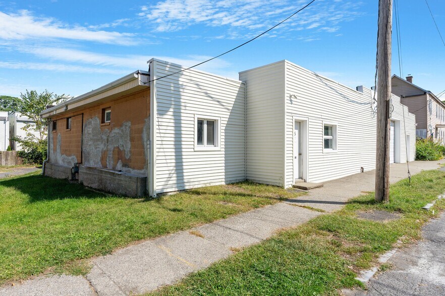 More Photos Of 75 Jackson Ave, Cohoes Warehouse For Lease
