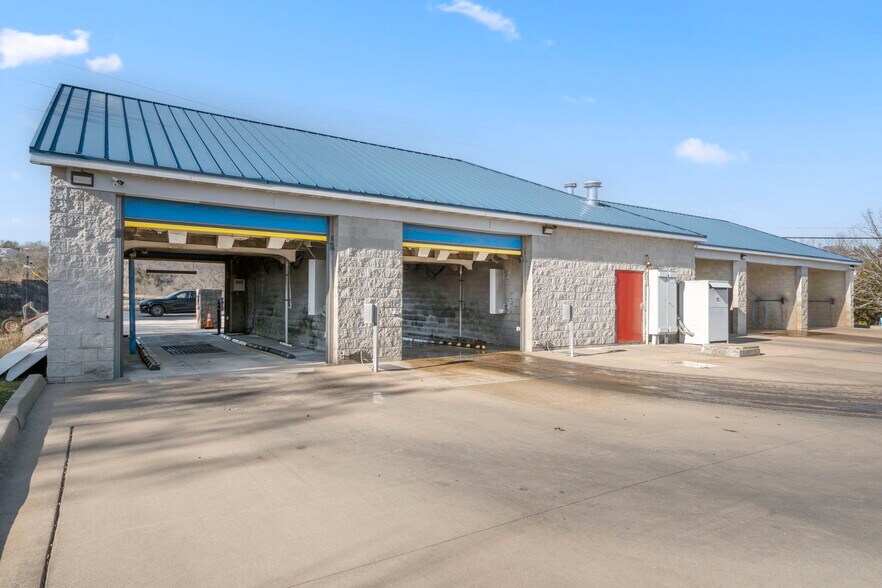 More Photos Of 85 Kimberling Blvd, Kimberling City Specialty For Sale
