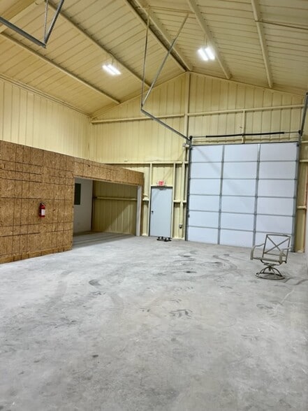 More Photos Of 1433 30th, Wichita Falls Flex For Lease