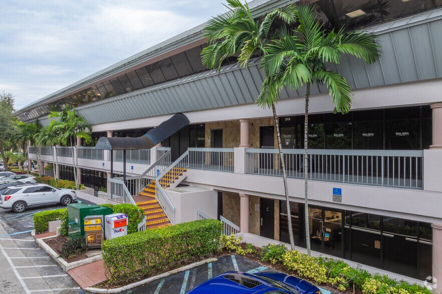 More Photos Of 21301 Powerline Rd, Boca Raton Medical For Sale