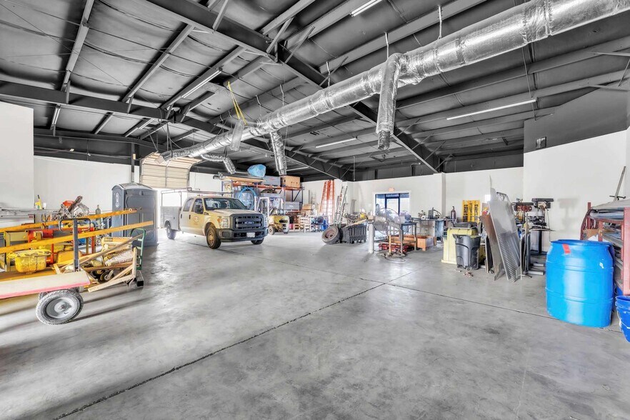 More Photos Of 107 Hurricane Creek Dr, Piedmont Warehouse For Lease