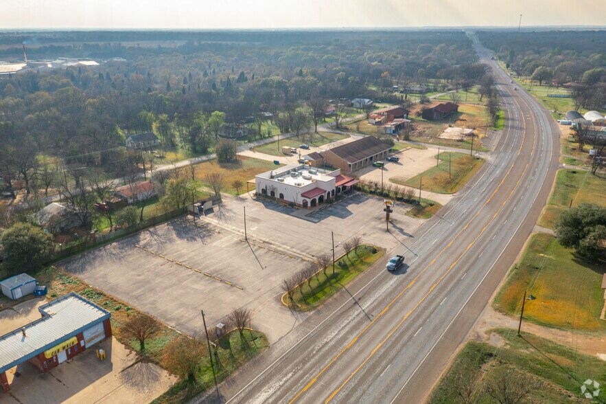 More Photos Of 515 W Royall Blvd, Malakoff Restaurant For Sale